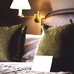Carlton Λιλ