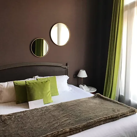 Carlton Hotel 4*