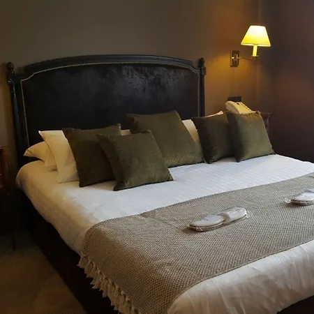 Carlton Hotel