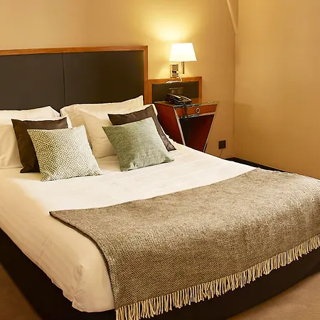 Carlton Hotel