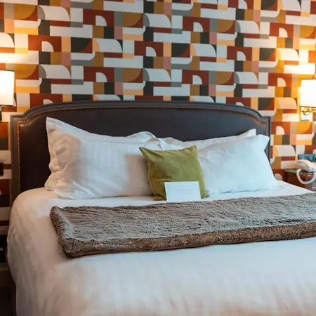 Hotel Carlton Lila