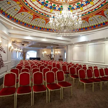 Hotel Carlton 4*
