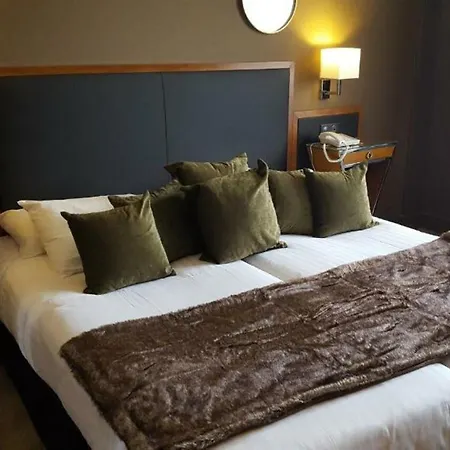 Carlton Hotel